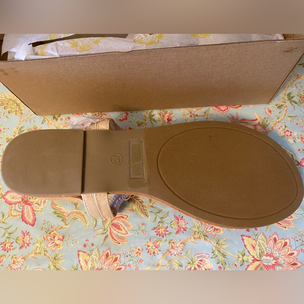 Sandals - Picture 3 of 4